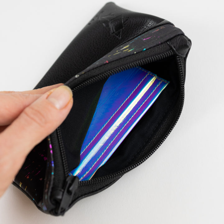 Einzelstück - Mini-Geldbörse Kork Rainbow Schwarz mit Kartenfächern