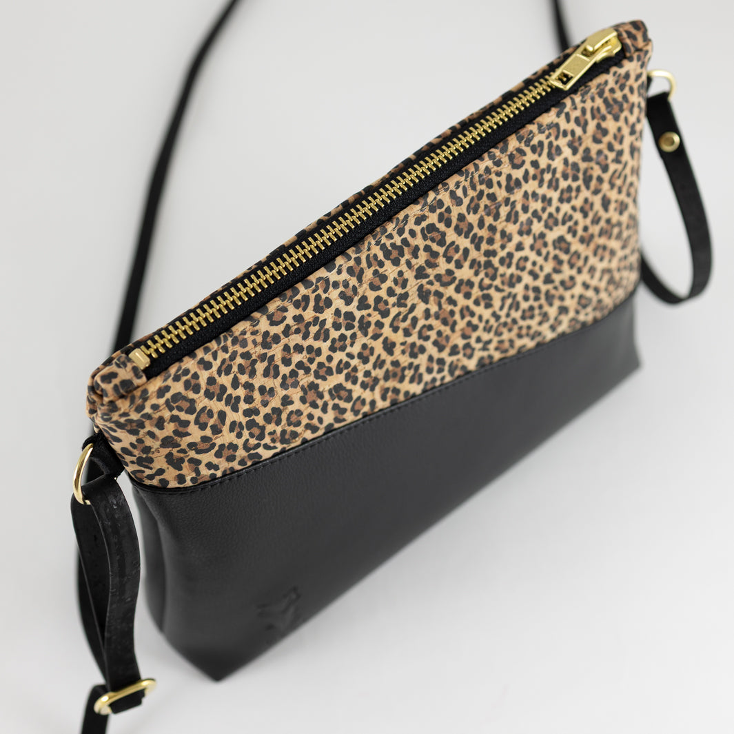 Kleine Handtasche Kork Leo mit Reißverschlusstasche