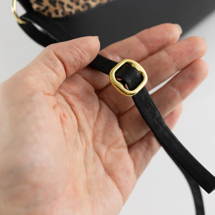 Kleine Handtasche Kork Leo mit Reißverschlusstasche