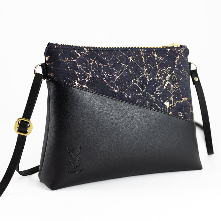 Kleine Handtasche KORK Schwarz Nachtblau Gold marmoriert mit Reißverschlusstasche