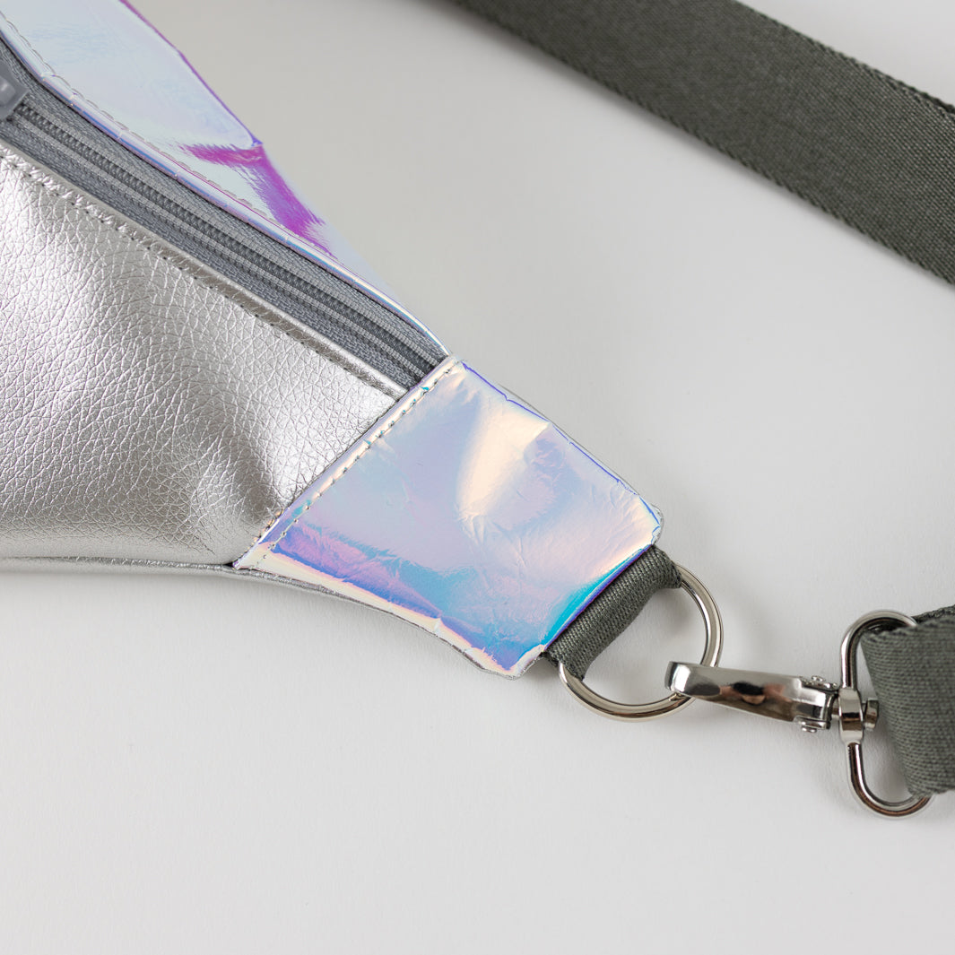 Festival Bauchtasche Holo Rainbow Silber Size L