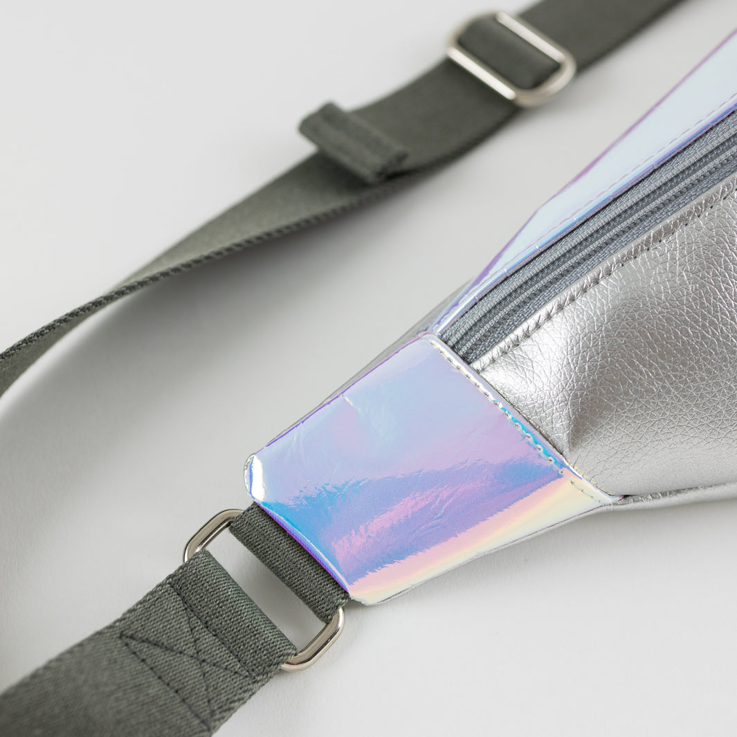 Festival Bauchtasche Holo Rainbow Silber Size L