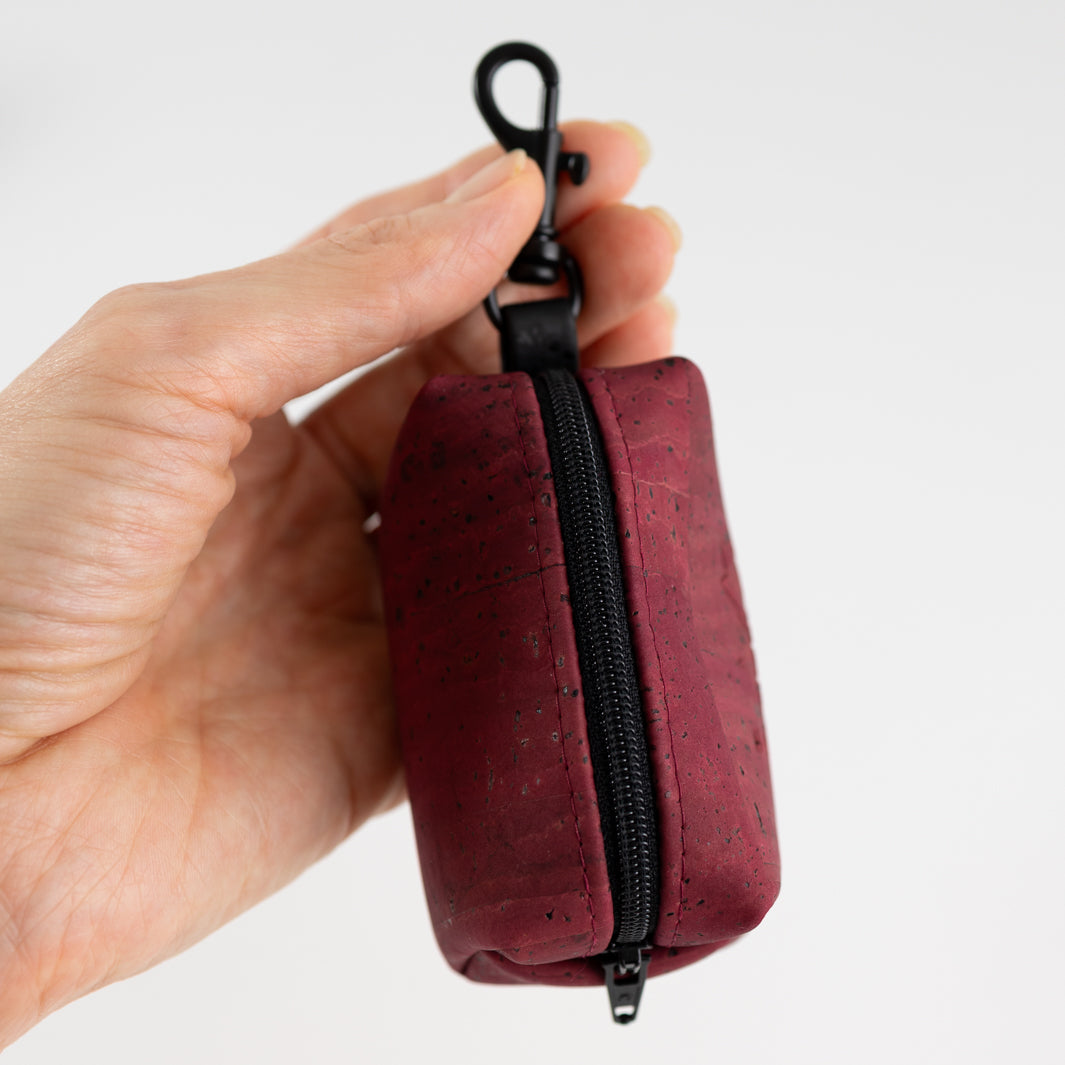 Mini-Tasche für Hundekotbeutel – Kork Weinrot