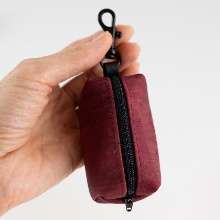 Mini-Tasche für Hundekotbeutel – Kork Weinrot