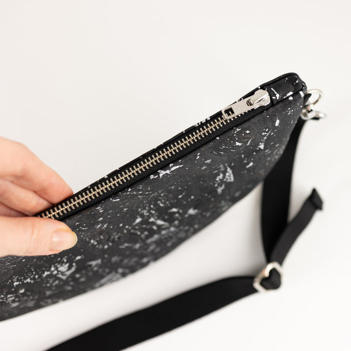Moon Bag Kork Schwarz Silber