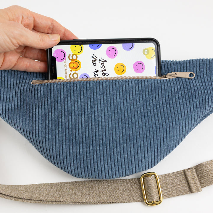 Corduroy fanny pack sky blue size L