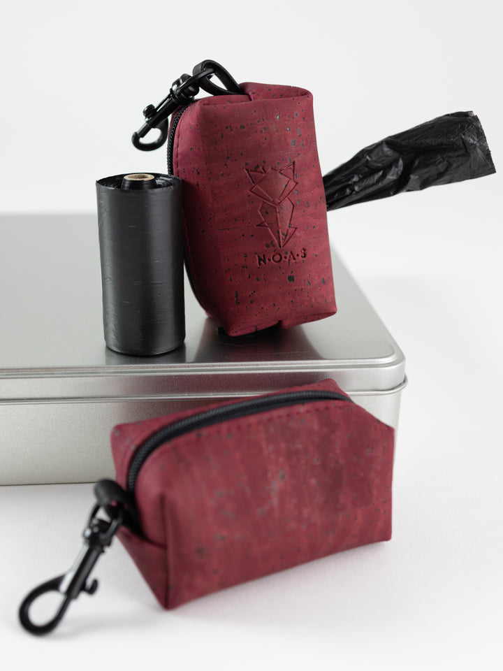 NOAS Mini-Tasche für Hundekotbeutel – Kork Weinrot