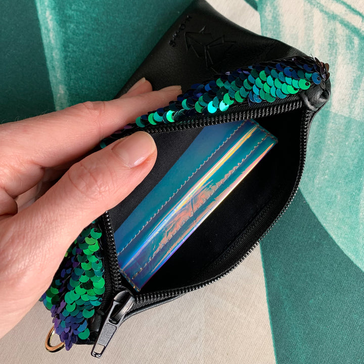 NOAS Portemonnaie mit holographischen Kartenfächern – Innenansicht der Geldbörse fair produziert in  Berlin