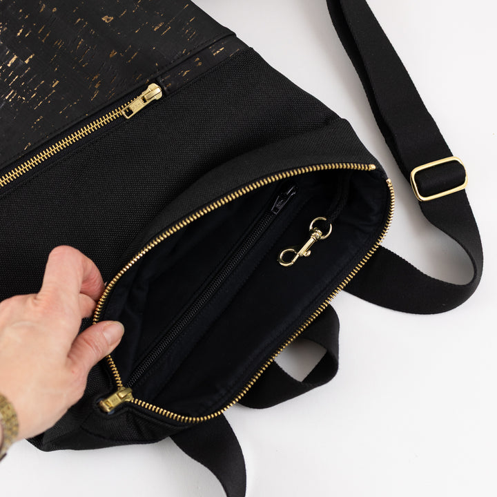 NOAS Mini-Rucksack Kork Schwarz Gold Canvas Schwarz – mit Geheimfach