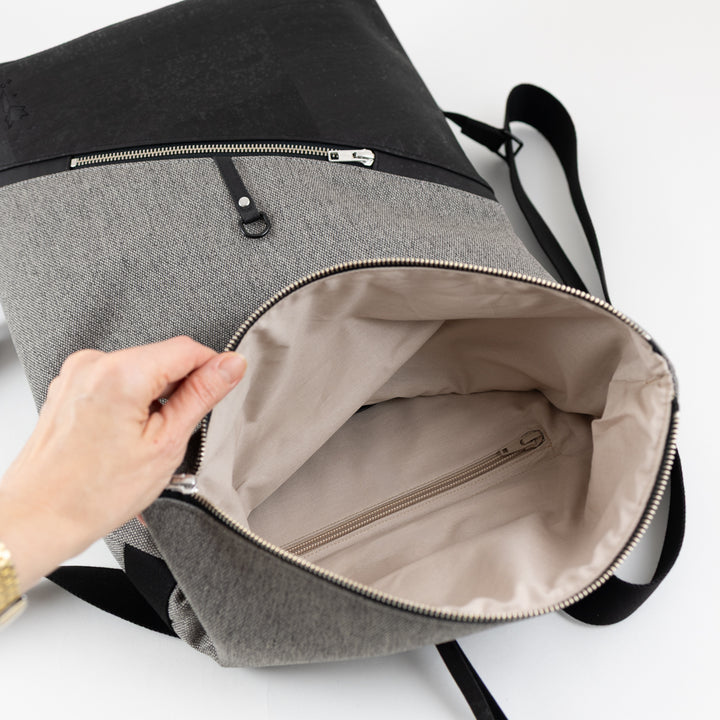 NOAS Rolltop Rucksack Everyday – Size M | mit Laptopfach - Kork Schwarz Canvas Hellgrau