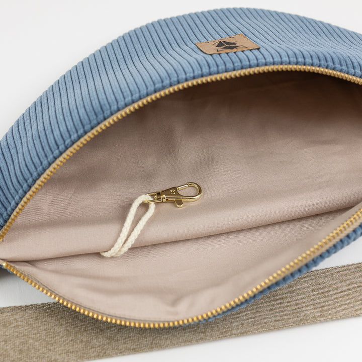 Corduroy fanny pack sky blue size L