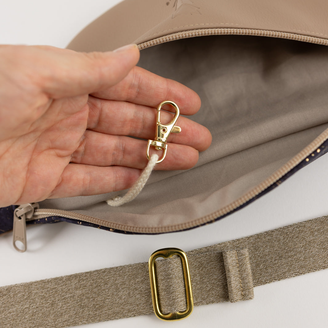 Bauchtasche Taupe Kork Nachtblau Gold Size M