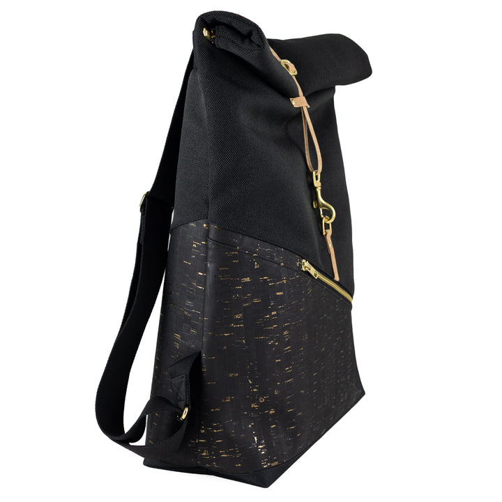 Kompakter NOAS Rolltop Rucksack Everyday Size M aus veganem Kork und robustem Canvas