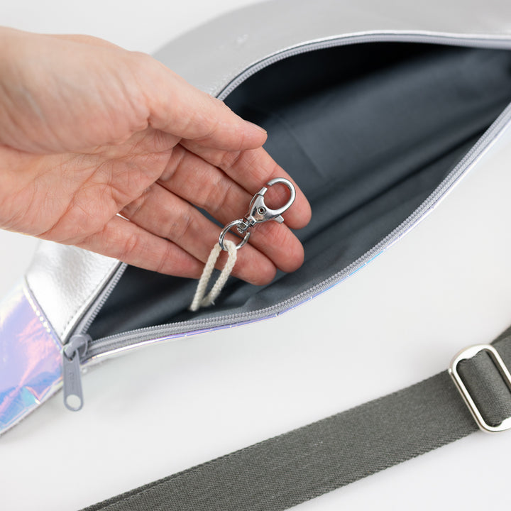 Festival Bauchtasche Holo Rainbow Silber Size L