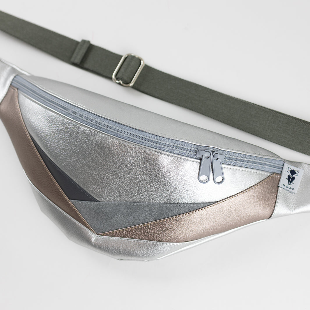 Bauchtasche Dreiecke Silber Size L