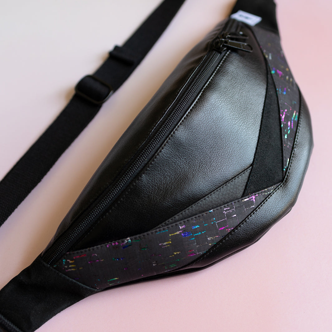 Bauchtasche Dreiecke Rainbow Kork Size L