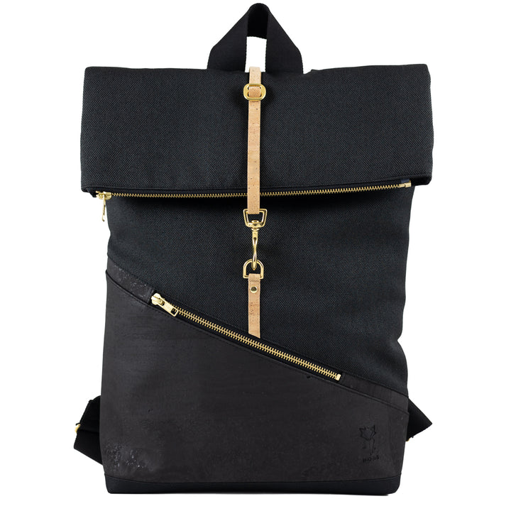 Geöffneter kleiner Rolltop Rucksack von NOAS Berlin – flexibel erweiterbares Volumen durch cleveren Rollverschluss.