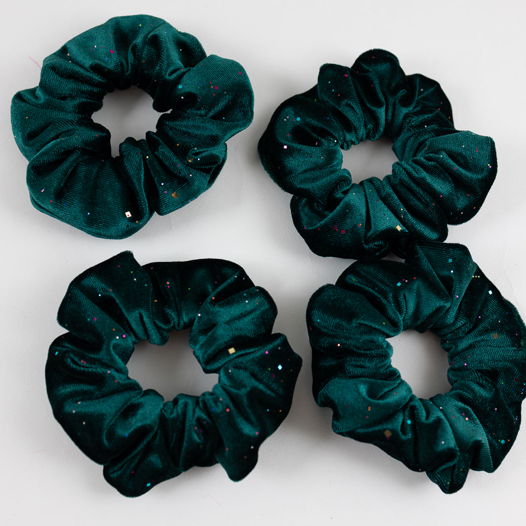 Scrunchie Samt Dunkelgrün mit buntem Glitzer