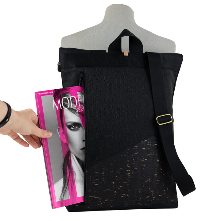 Geräumiger Rolltop Rucksack Everyday Size M mit Zeitschrift im gepolsterten Rückenfach