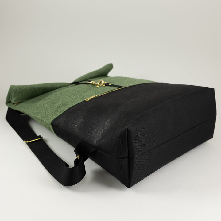 NOAS Rolltop Rucksack liegend mit wasserabweisendem Outdoor-Boden und Bodentiefe